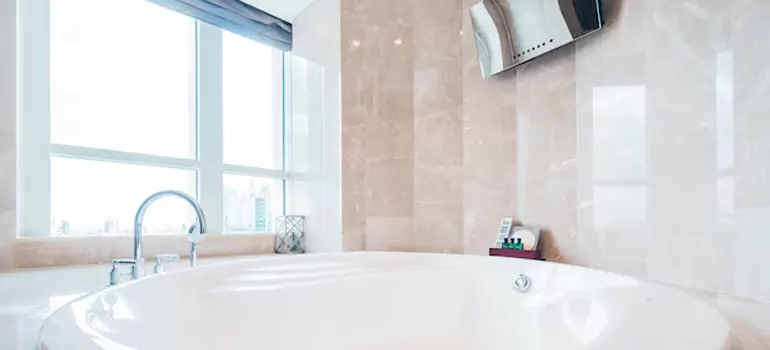 Bathroom Window Coverings in Bayview Glen, ON