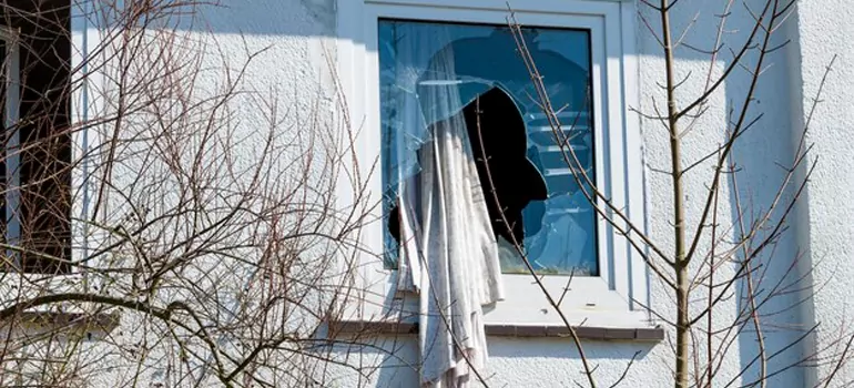 Storm Window Installation Contractors in Richmond Hill, Ontario