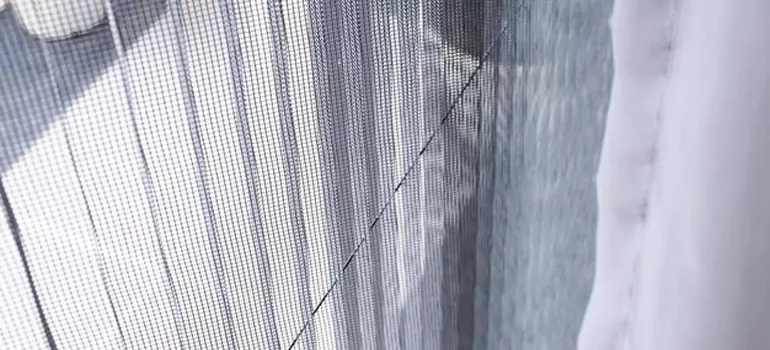 Fixing Screen Window Mesh in Richmond Hill, Ontario