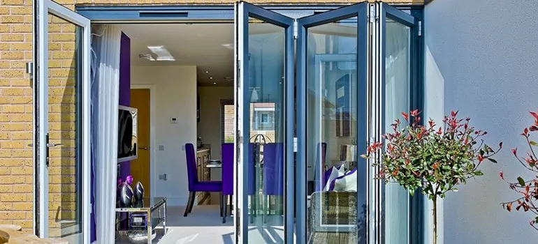 Commercial Door Glass Repair in Langstaff, ON
