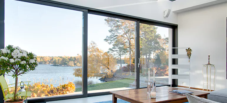 Custom Residential Window Tinting in Bayview Glen, ON